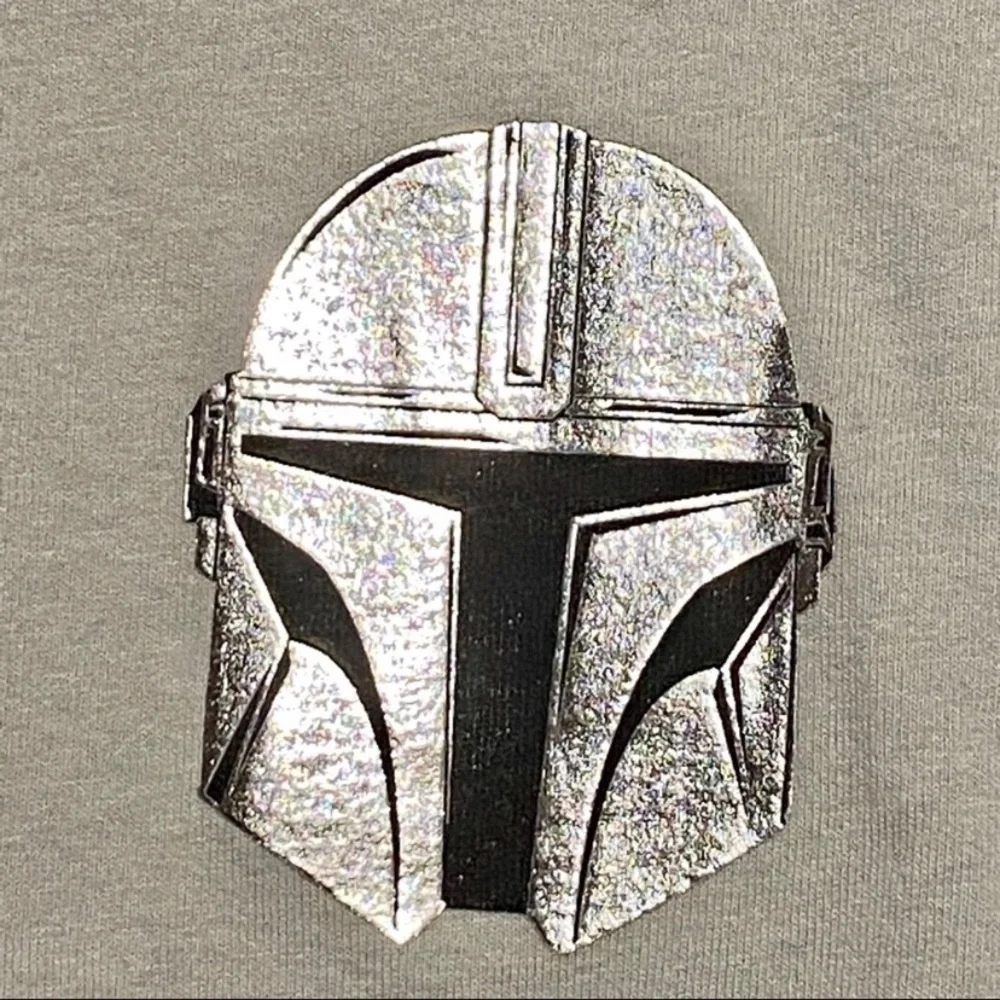 Disney Star Wars Mandalorian Chrome Spirit Jersey Gray/Silver Metallic Sz Large - Picture 3 of 10